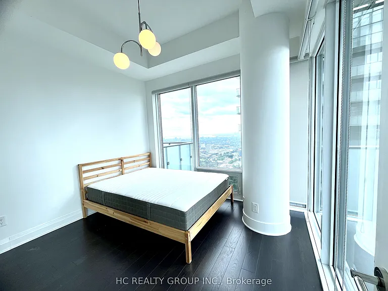1080 Bay St #4406 — Photo 8