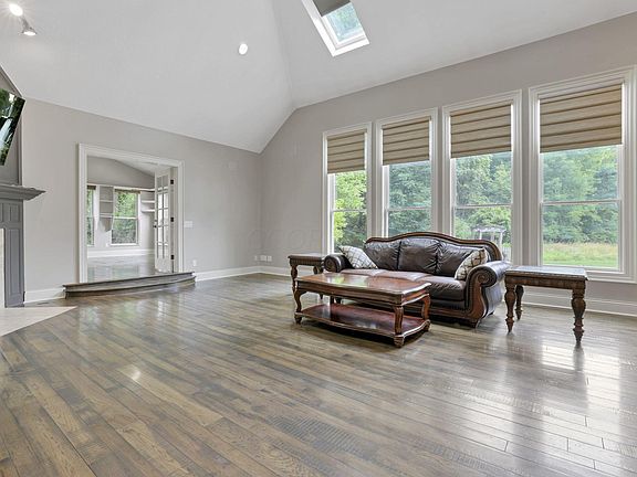 2nd image of 7825 Quarry Cliff Ct