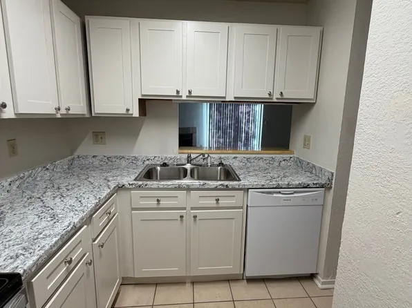 606 W Collins St, Denton, TX 76201