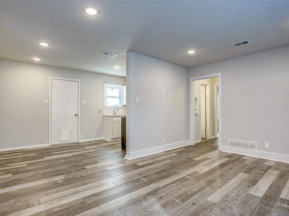 3rd image of 3108 Dogwood Park Dr