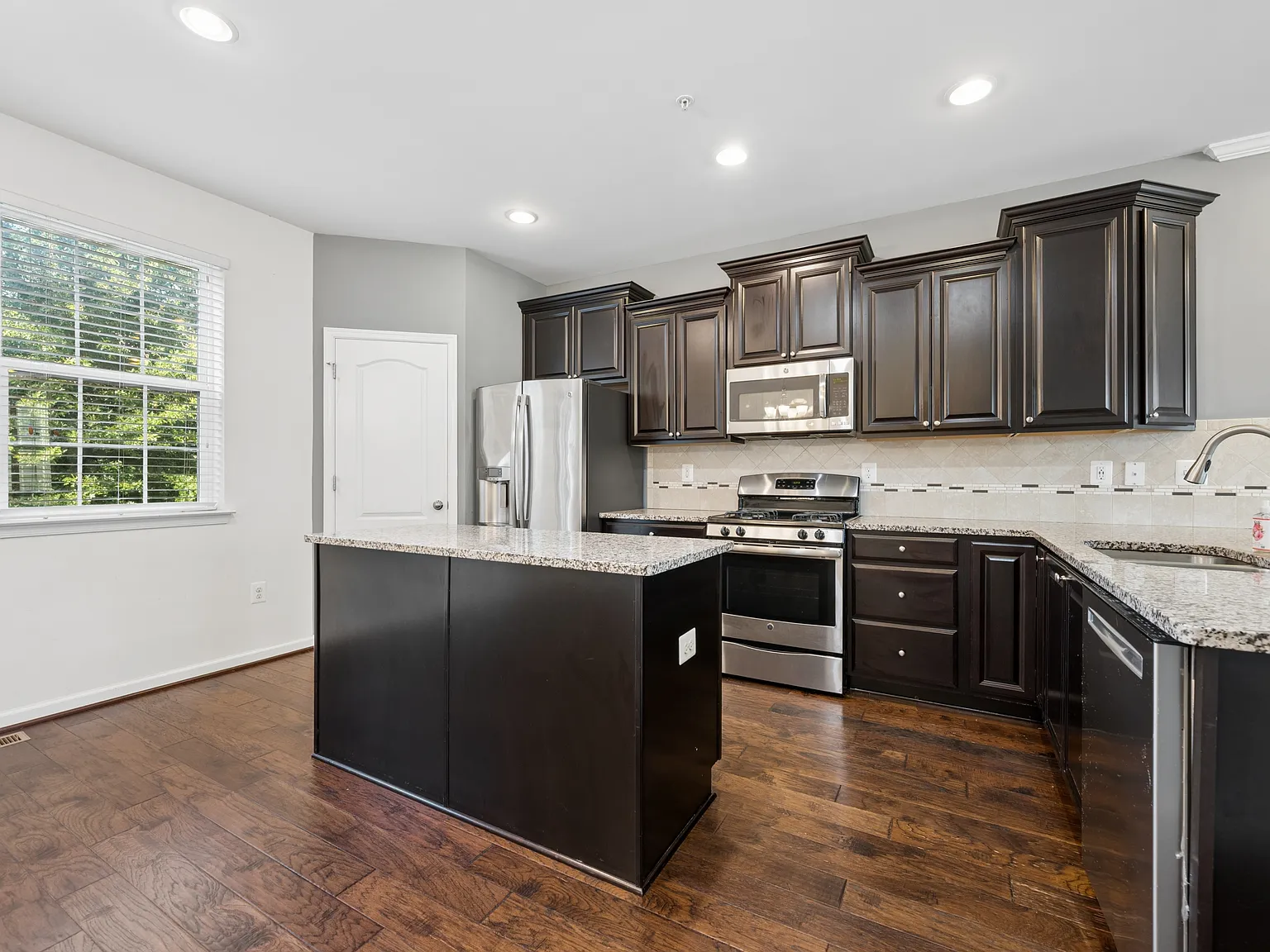 6228 Newport Place - 1 — Photo 3