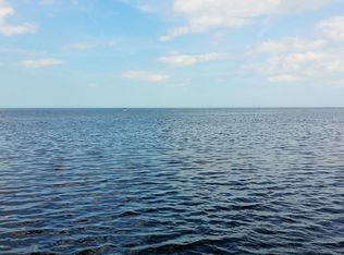 2013 Gulfview Dr, Holiday, FL 34691