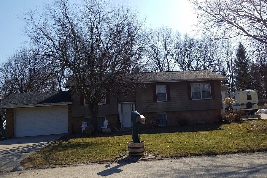 1st image of 10602 N Oakway Ln