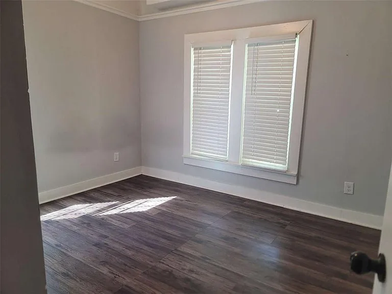 5246 W Mountain St — Photo 10