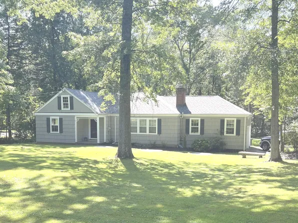 38 Wepawaug Road, Woodbridge, CT 06525