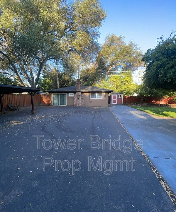 5770 Hoffman Ln #B