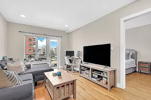 30-94 Crescent St #2D Photo 1