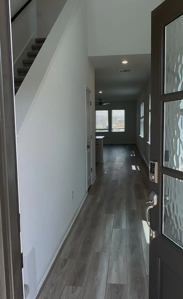 4 bed, 2.5 bath, 2242 sqft, $2,295 — Photo 3