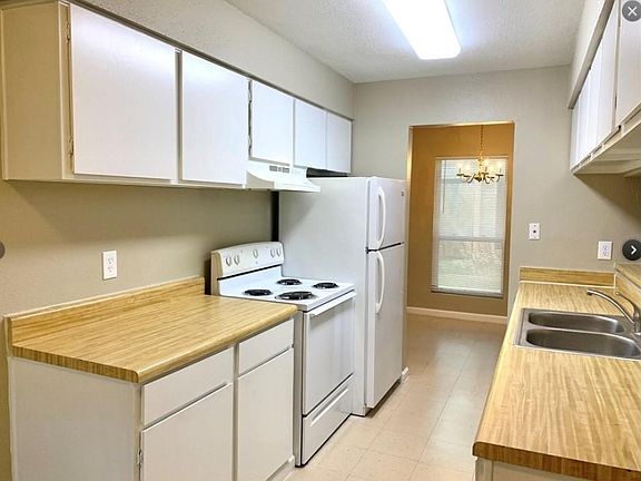 4th image of 2200 Cypress Landing Dr Unit E1