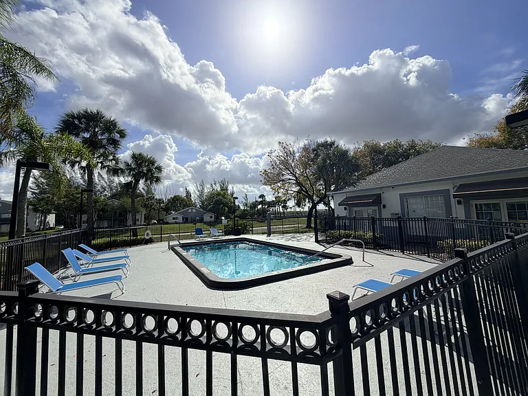 960 Lake Victoria Dr #C-1 — Photo 7
