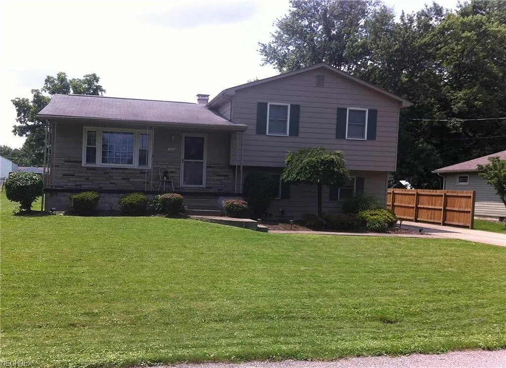 1024 Illinois Ave photo 1