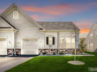 19 Osteria Rd, Monroe Township, NJ 08831