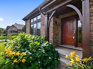 2011 N President St, Wheaton, IL 60187
