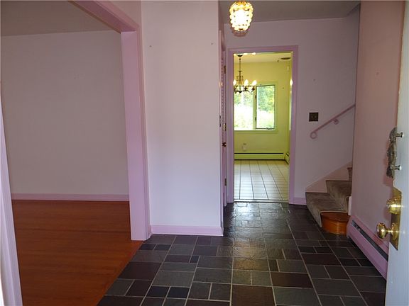 4th image of 504 Pinewood Cir