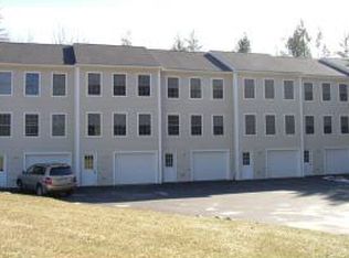 24 Dakota Dr UNIT 2, Fremont, NH 03044