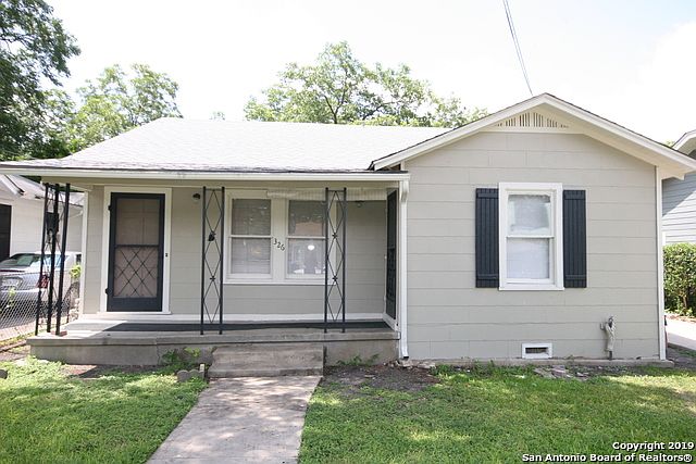 1st image of 326 Arlington Ct