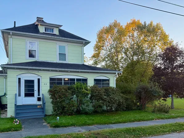 22 Madison Cir, Greenfield, MA 01301