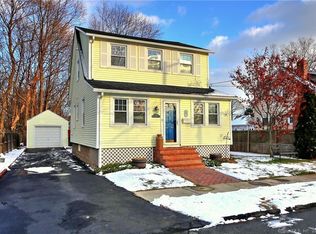 89 Waverly St, Milford, CT 06461