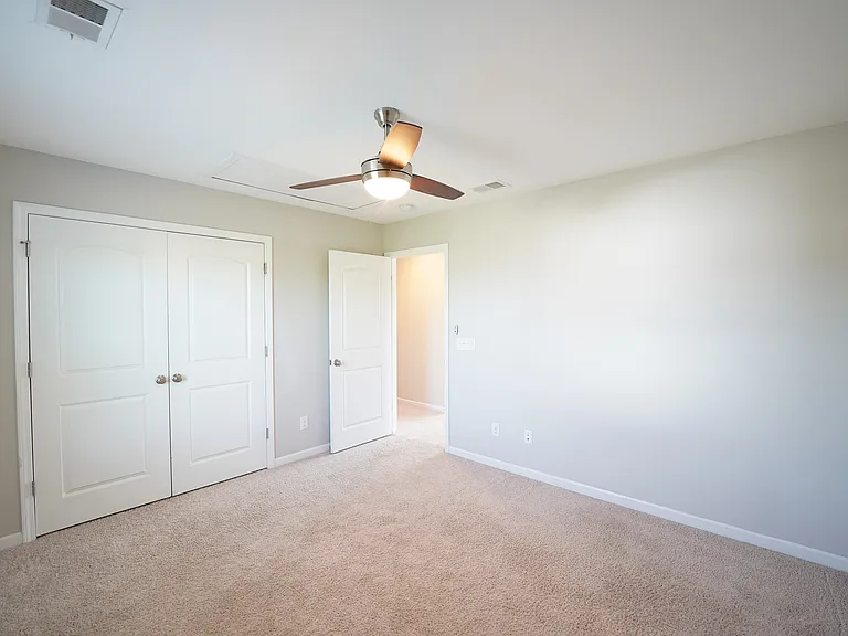 215 Shelton St — Photo 24