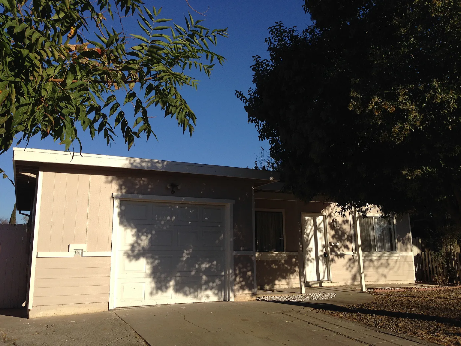 22 Sunrise St photo 1