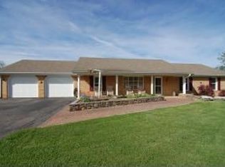 197 Stonebridge Dr, Blue Ridge, VA 24064