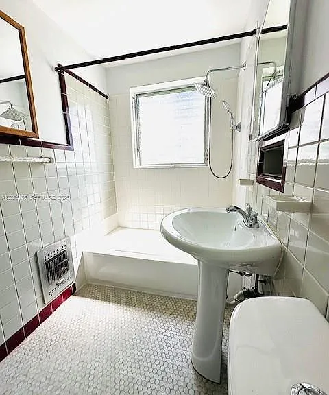 821 W 39th St #2 — Photo 7