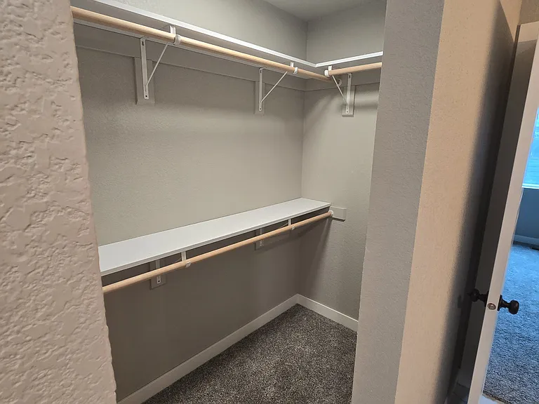 333 Spirit Dr — Photo 4