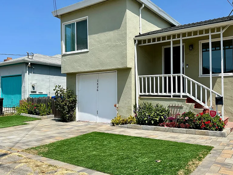 1426 Liberty St — Photo 2