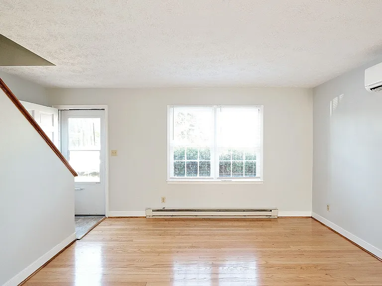 1406 Chesapeake St #B — Photo 6