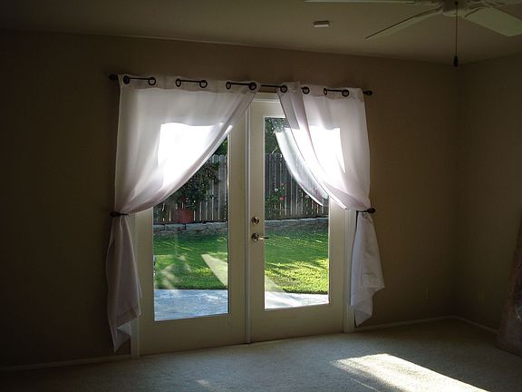 5th image of 402 Graystock Ct