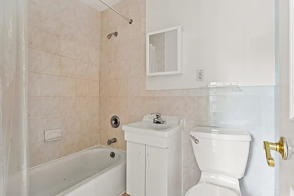 Rented by Compass | media 12