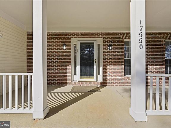 4th image of 17550 Deavers Ct