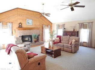 1340 Blackwater Rd, Chesapeake, VA 23322