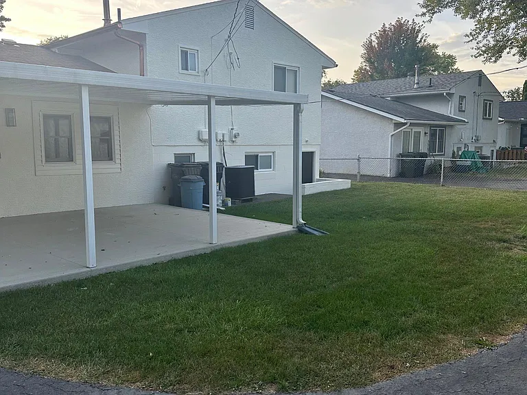 3452 Farley Dr — Photo 13