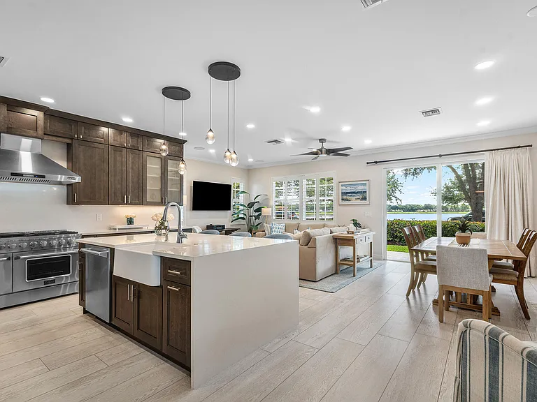 550 Tomahawk Ct — Photo 3