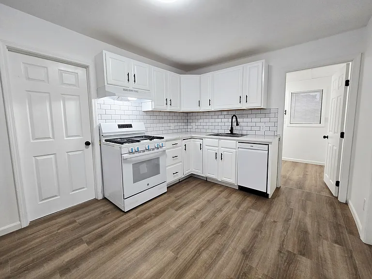 41 W L St #2 — Photo 1