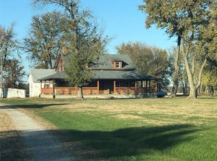 9689 Conrad Rd, Alhambra, IL 62001