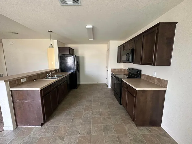 6710 Keechi Valley Dr — Photo 9