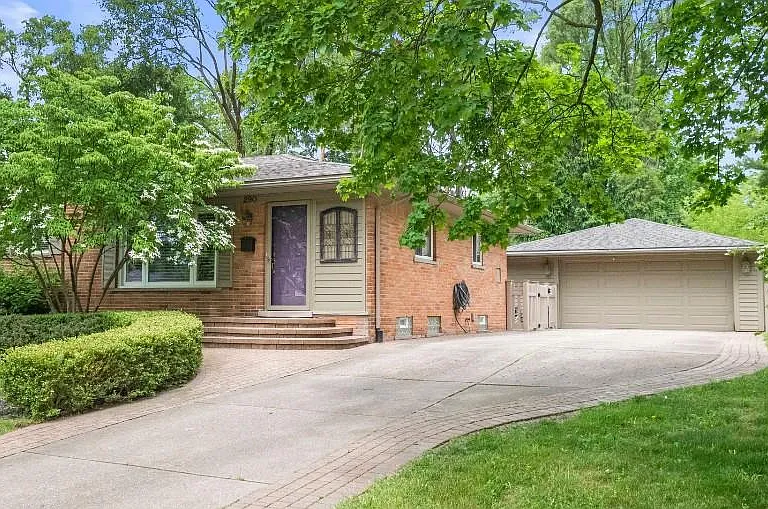 290 Winry Dr — Photo 2