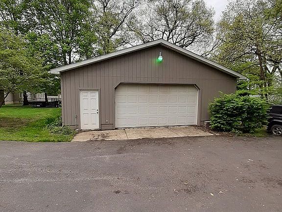 Detached 75X32 Garage