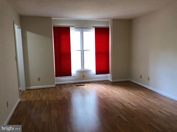 2nd image of 21113 Arbor Ct