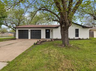 6633 Summertime Ln, Watauga, TX 76148