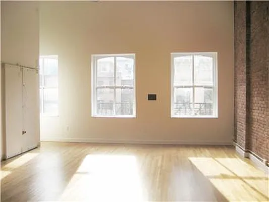 Rented by Warburg | media 24