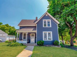 105 S 8th St, Mount Horeb, WI 53572