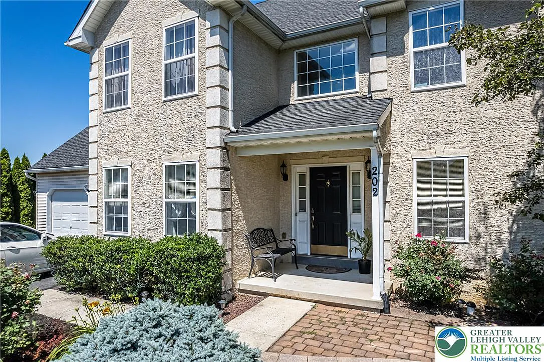 Building Photo - 202 McNair Cir