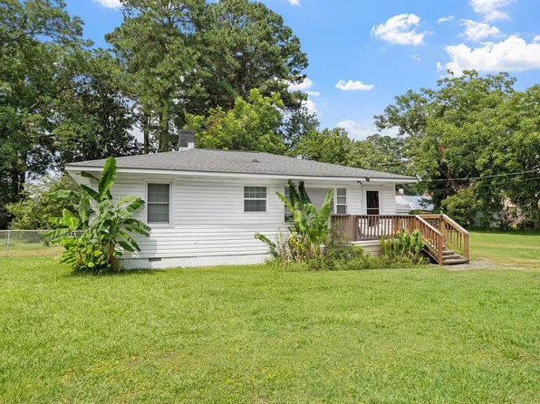 303 E Wayne St, Fremont, NC 27830
