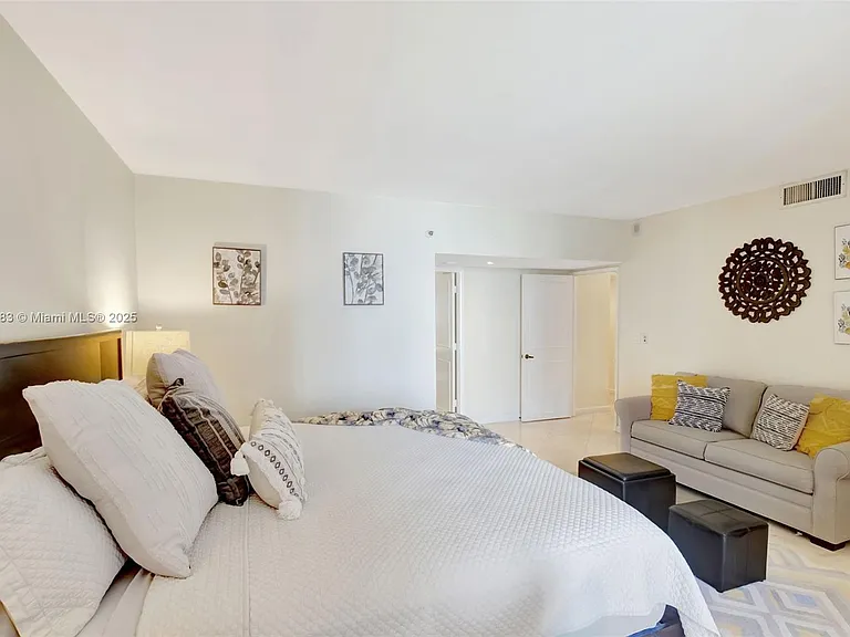 520 Brickell Key Dr #A914 — Photo 10