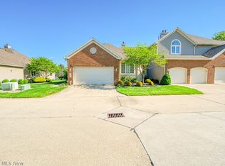 373 Ambleside Way, Amherst, OH 44001