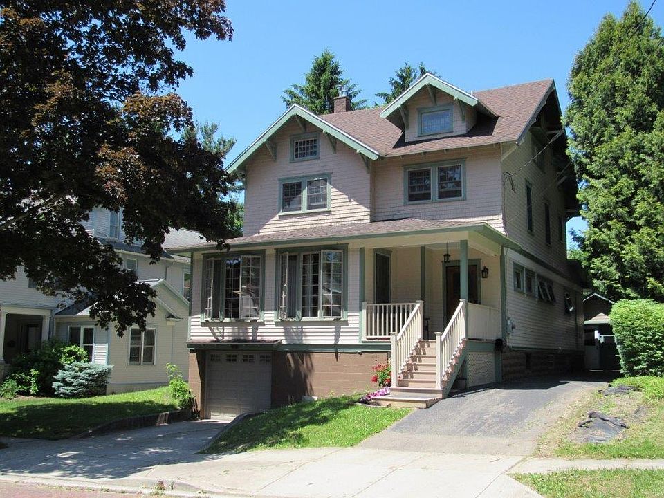 1st image of 207 Van Buren St