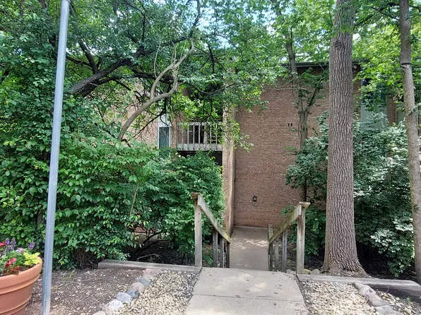 6010 Forest View Rd APT 1A, Lisle, IL 60532